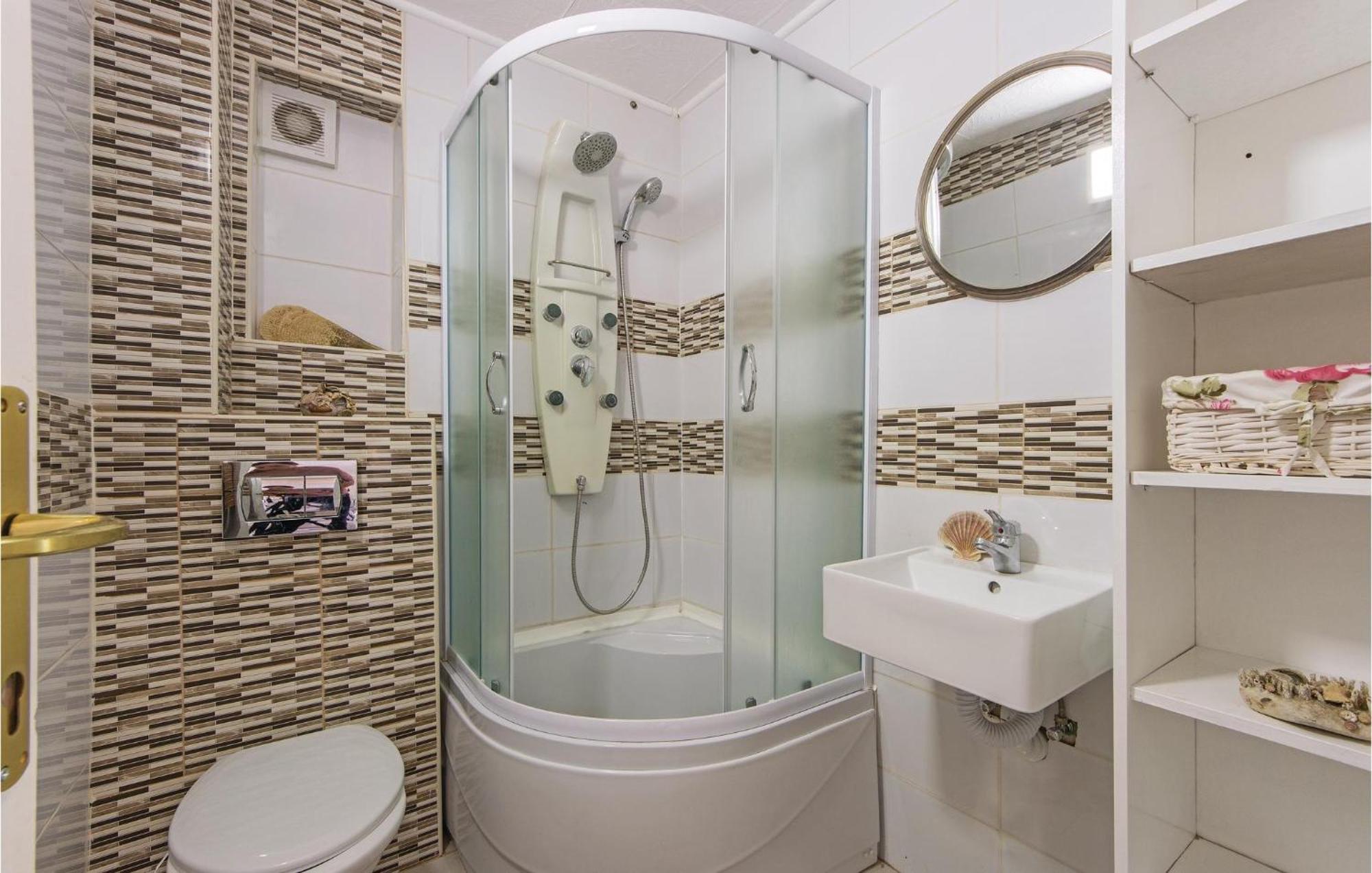 Awesome Apartment In Fazana With Wifi Luaran gambar